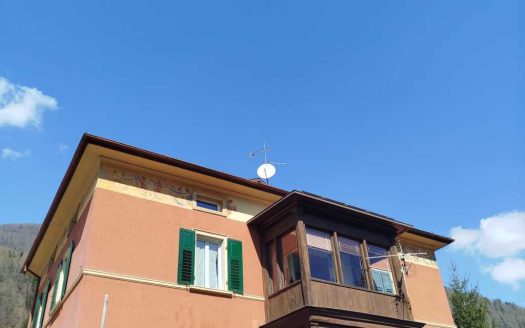 “Four-room apartment in the center of Dimaro Monclassico.”