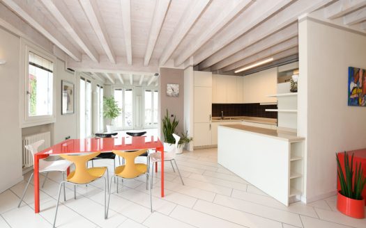 Quadrilocale in via Zambelli Lonato del Garda